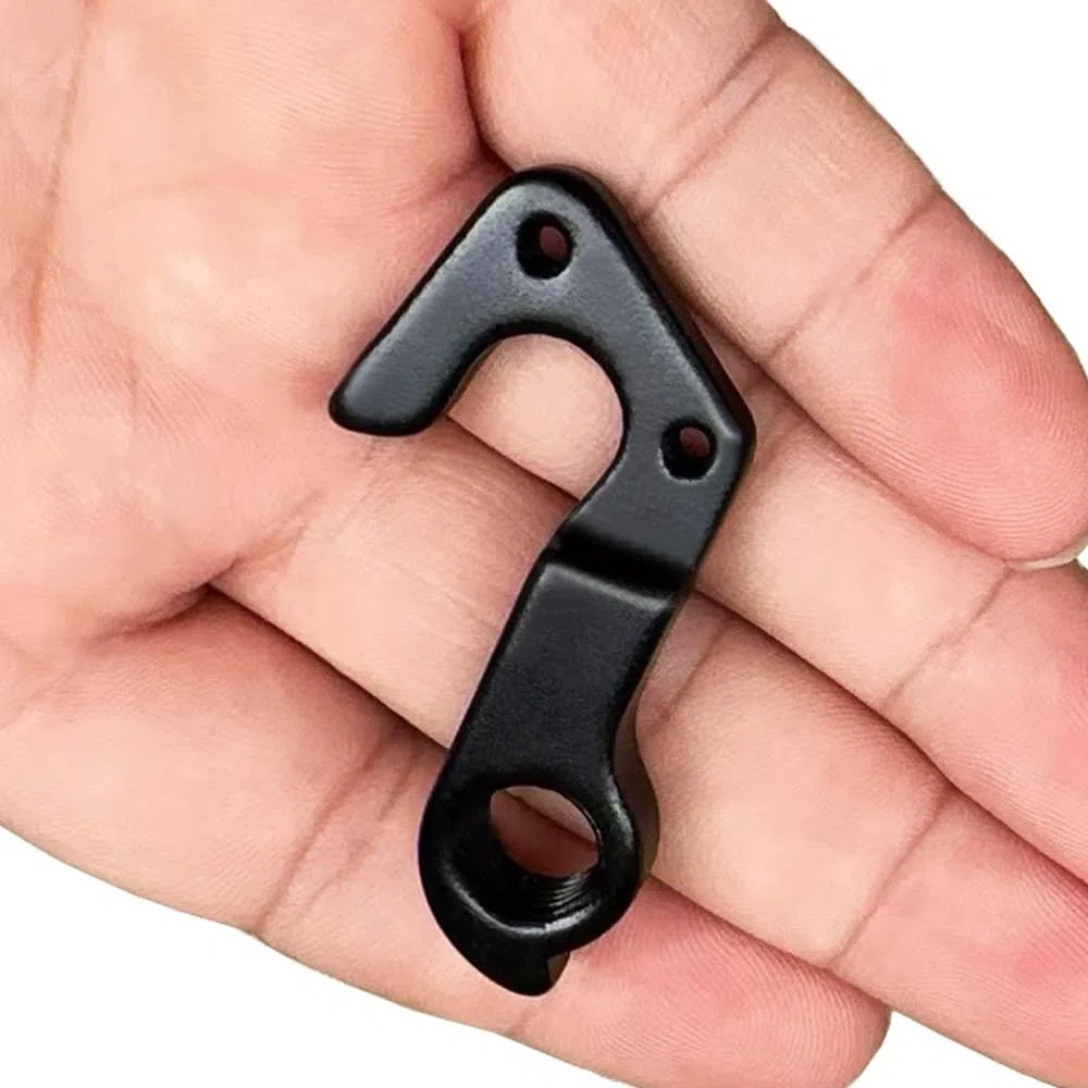 Forcellino cambio 266 compatibile con moto GT – sostituisce GT Part # ATIDH0233 & K33047 – Adatto a Sensor, Zaskar, Helion, Avalanche, Edge, Comp 19 – Lega di alluminio nera – Bulloni