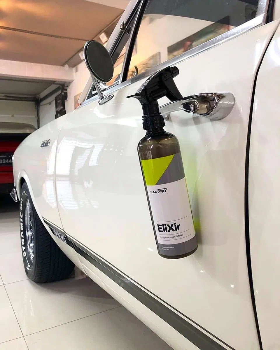 CarPro Elixir Quick Detailer – 500 ml – Spray lucidante per la carrozzeria dell’auto, applica velocemente uno spesso strato idrofobico di lucentezza