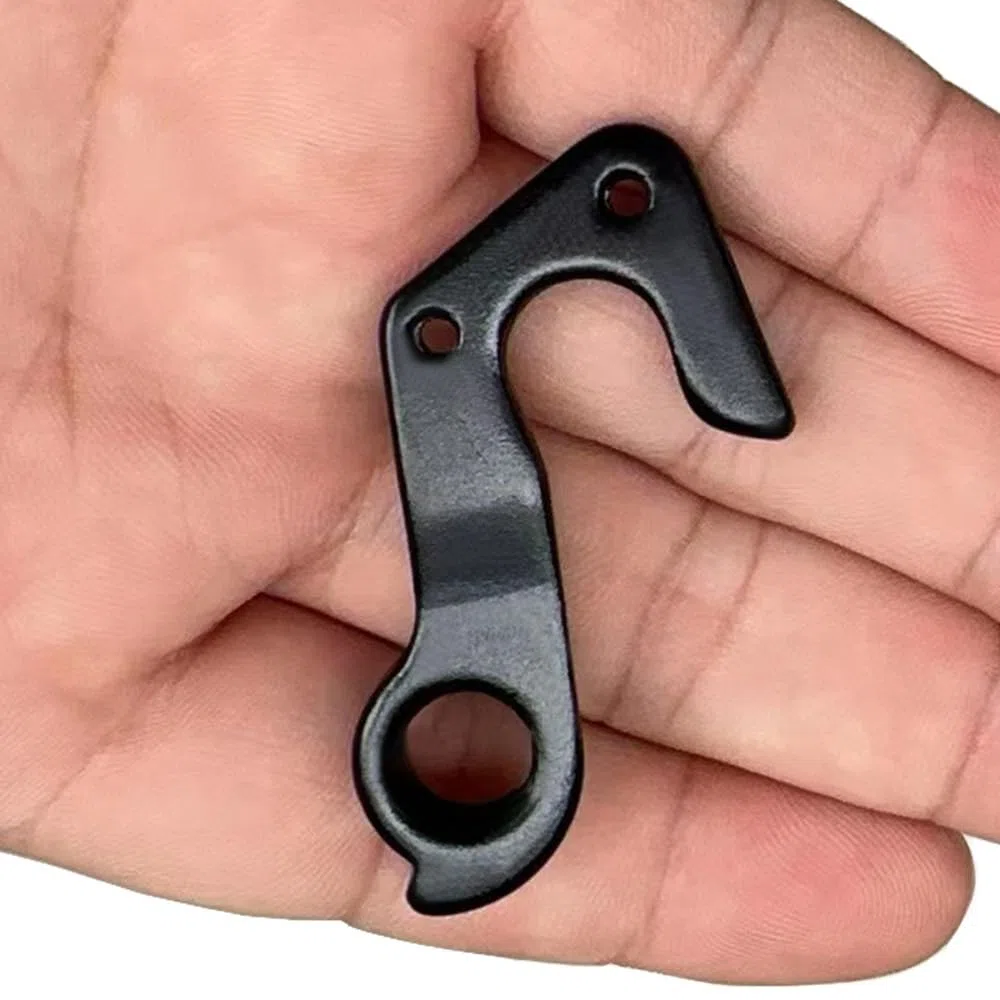 Forcellino cambio 266 compatibile con moto GT – sostituisce GT Part # ATIDH0233 & K33047 – Adatto a Sensor, Zaskar, Helion, Avalanche, Edge, Comp 19 – Lega di alluminio nera – Bulloni
