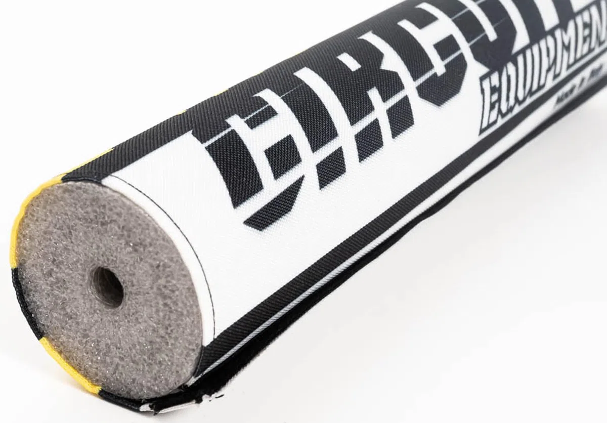 Circuit Equipment – Paracolpi Manubrio MXIII in Foam con Cover in Tessuto Poliestere Stampato – Giallo Fluo – vestibilità Universale – 273 mm