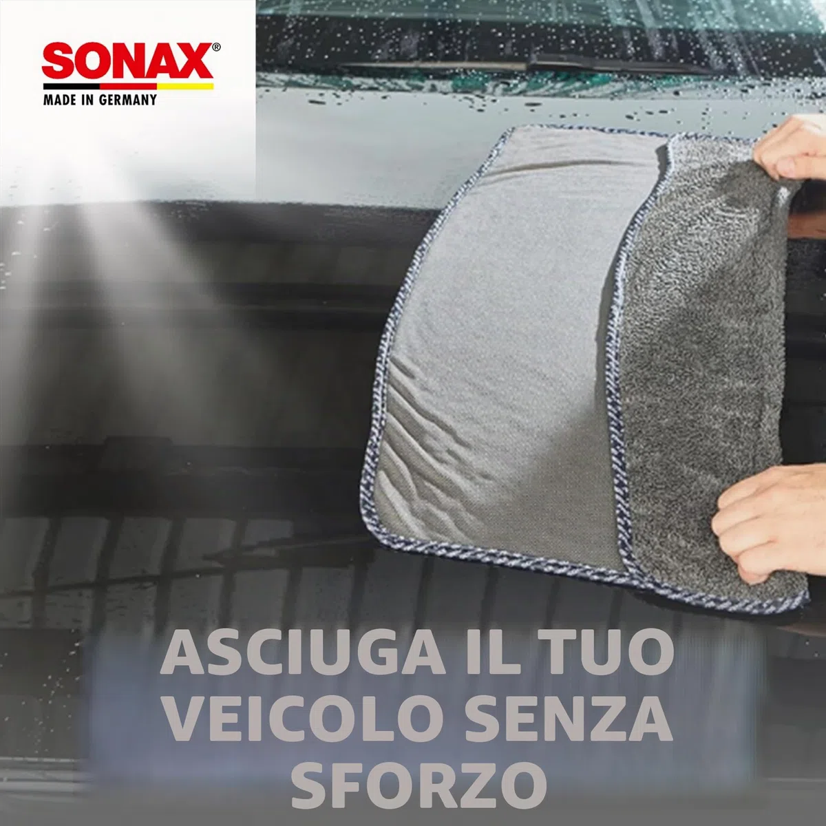 SONAX Panno assorbente in microfibra PLUS (1 unità) per l'asciugatura rapida dell'auto. Non lascia aloni e non graffia la vernice | Art. N. 04512000