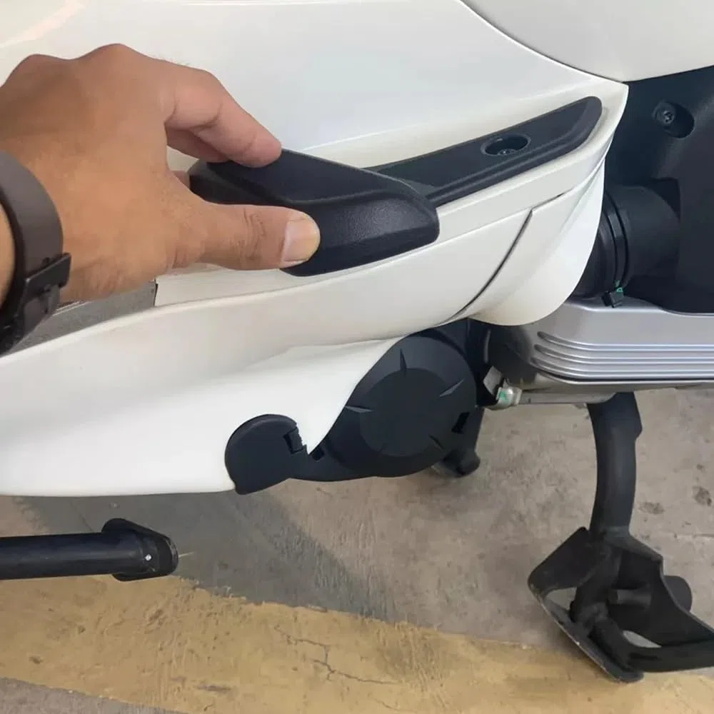 Motorcycle Pedane Passeggero Posteriore Moto Pedane Pedane Pedane Pedali Piastra Compatibile con Vespa SPRINT PRIMAVERA 50 125 150 LX LXV
