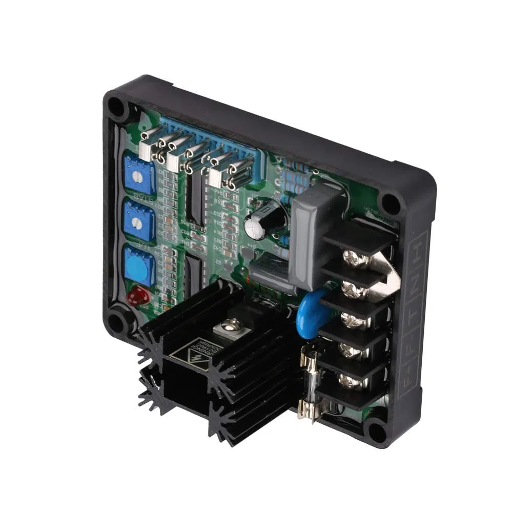 FTVOGUE Regolatore di Tensione del Generatore AVR Universale, Ingresso 110220440 V CA, capacità Elevata 8 A, Ideale per Applicazioni con Gruppi Elettrogeni