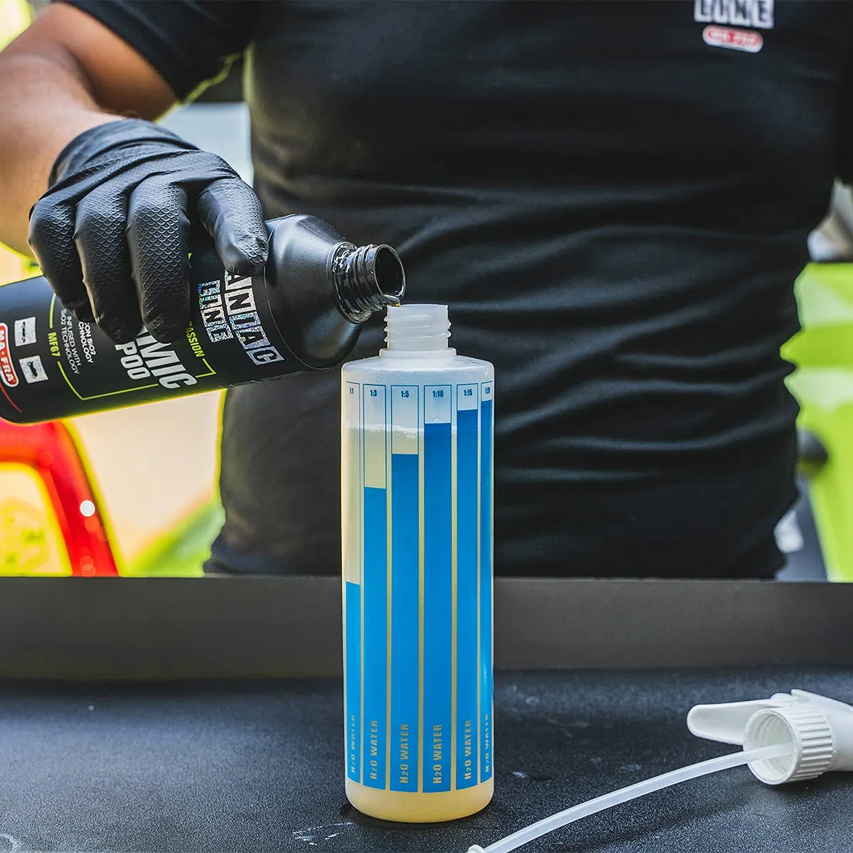 Ma-Fra, Maniac Car Detailing Line, Ceramic Shampoo con SiO2 Technology, Shampoo Auto 3in1 Concentrato, Lava, Sigilla la Carrozzeria, Protegge l'Auto da Agenti Chimici per 90 Giorni, Formato da 500ml