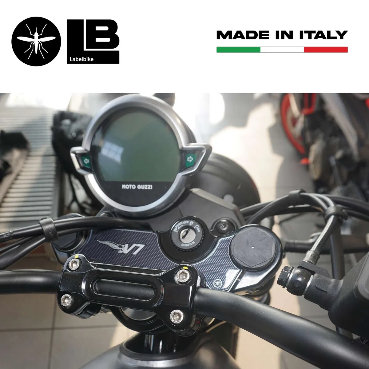 labelbike - Adesivo 3D Moto Piastra Forcella Sterzo Protezione e Decorazione in Resina compatibile con Moto Guzzi V7 Stone e Special