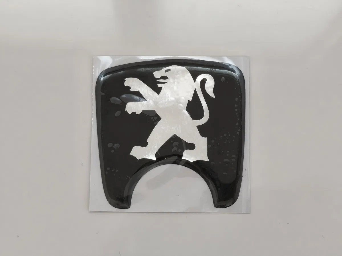 Logo cromato adesivo monogramma Sticker Emblema Badge compatibile bagagliaio Peugeot 106 Fase 2