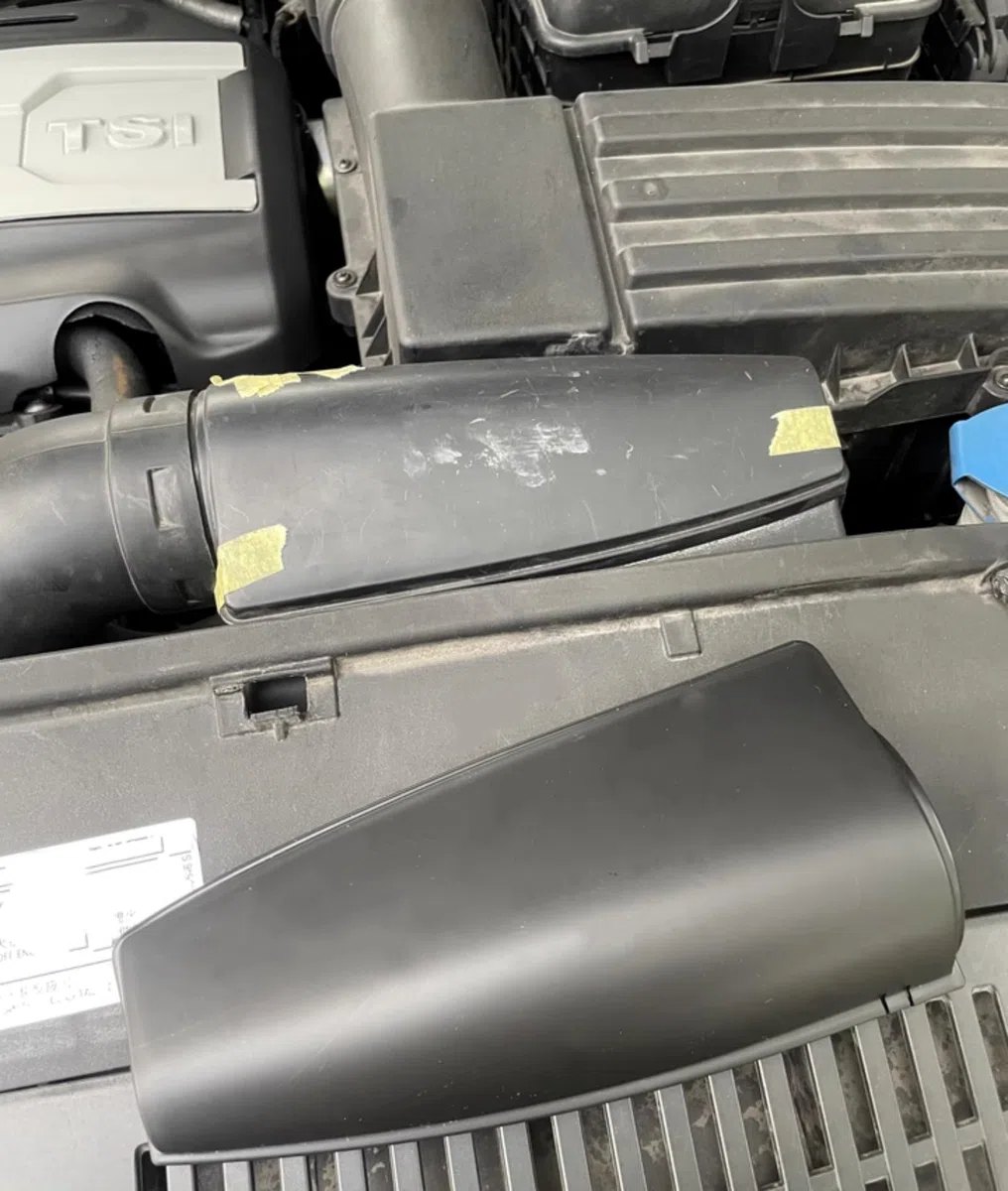 Coperchio del coperchio della presa d'aria, coperchio del condotto di aspirazione della presa d'aria dell'automobile adatto per Golf Jetta MK5 MK6 Passat B6 B7 1K0805965J9B9, 1K0805965J