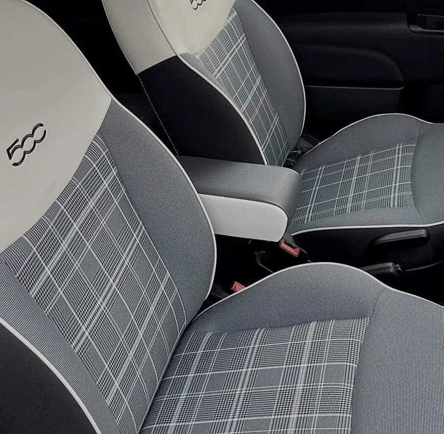 Bracciolo PREMIUM compatibile per 500, 500C, 500S RESTYLING (2015-2025) in ecopelle grigio antracite con laterali bianchi REGOLABILE IN LUNGHEZZA bracciolo specifico e compatibile Fiat 500