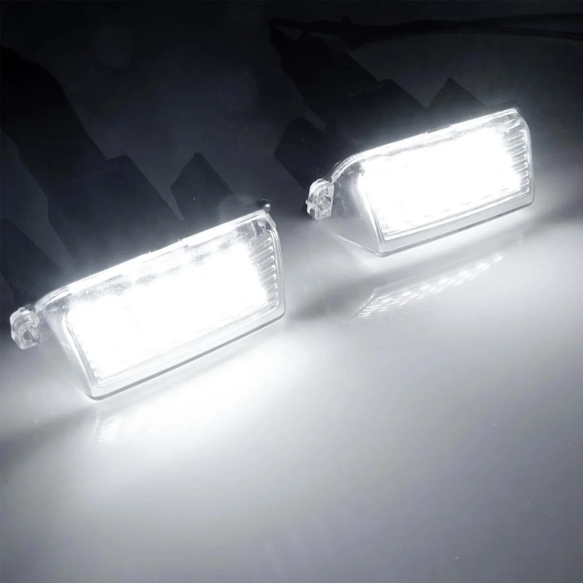 Luce LED per Targa 6000K CANBUS Senza Errori - Lampada Targa Impermeabile Bianco Ghiaccio - Compatible For Toyota Camry Corolla Prius Yaris Highlander Avalon Auris Vios Esquire EZ Noah Proace